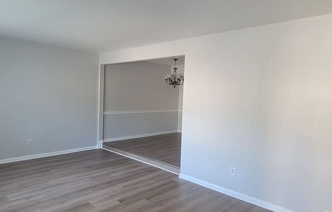 4 bedroom 2.5 bathroom townhouse