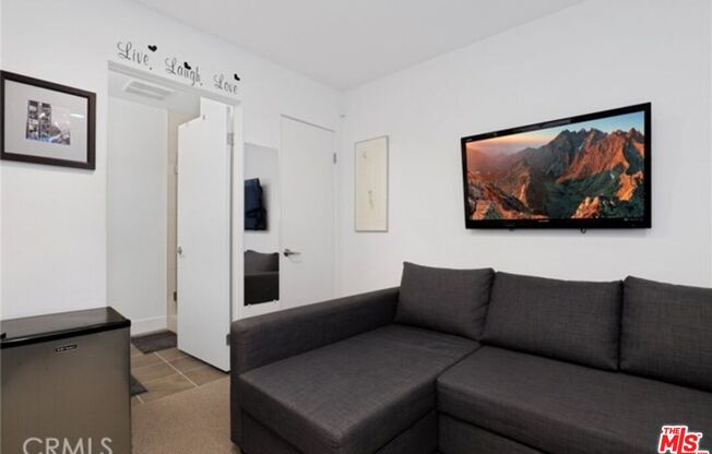 5907 SATURN ST
