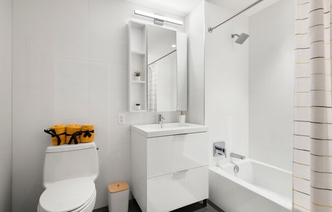 1 bed, 1 bath, $3,690, Unit 811N