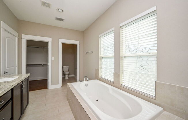 3 beds, 3.5 baths, 2,427 sqft, $2,900, Unit C