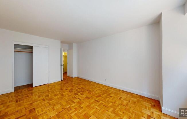 340 E 74 ST