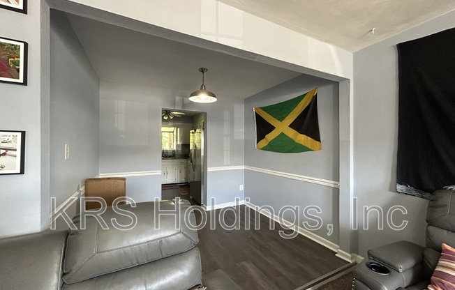 1652 FAIRFAX DR