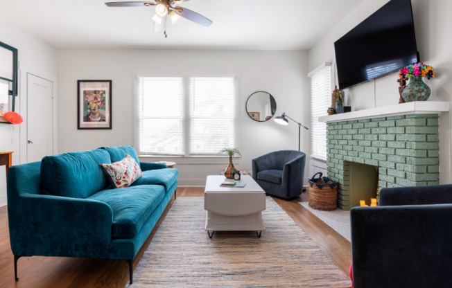 230 W NORWOOD
