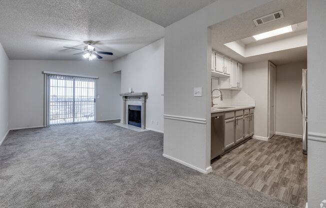 2 beds, 2 baths, 996 sqft, $1,450, Unit 124