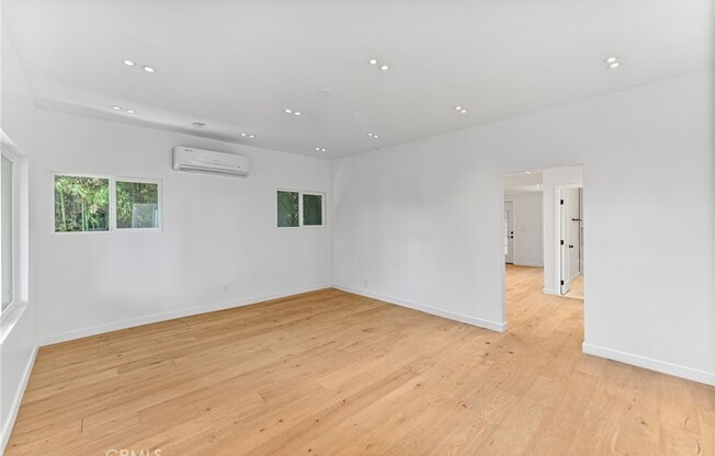 2623 W EXPOSITION PL