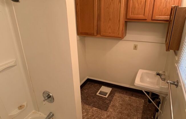 1 bed, 1 bath, $750