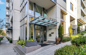 Beautifully Updated Seattle Studio Condo @ the Highly Desirable Parc-Belltown Community!