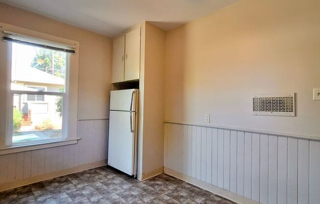 1 bed, 1 bath, 400 sqft, $1,995