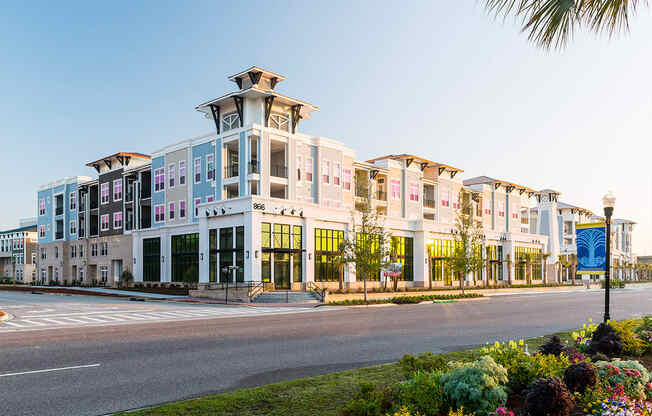 Building Exterior Central Island Square, Daniel Island SC