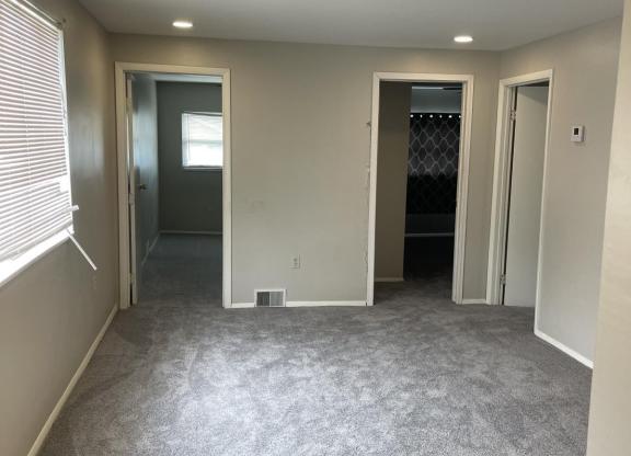 245 N CENTRAL AVE