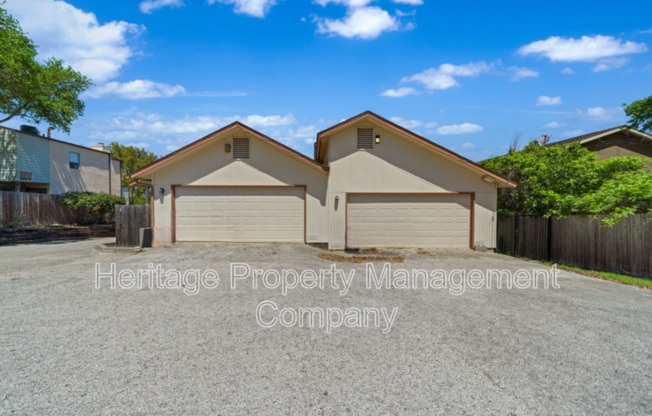 1932 BROKEN OAK ST