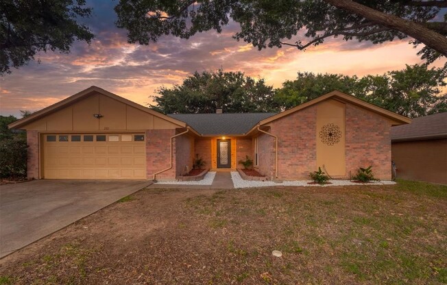2301 HONEY CRK LN