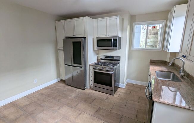 2 beds, 1 bath, $1,400