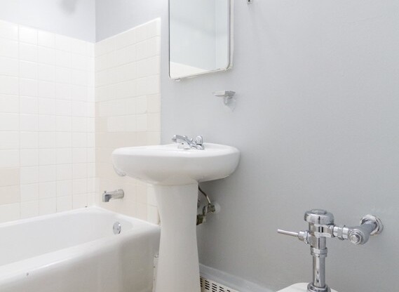 1 bed, 1 bath, $1,295, Unit 205