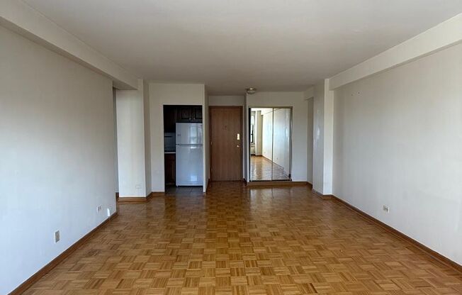 1 bed, 1 bath, 700 sqft, $1,725, Unit 418-1009