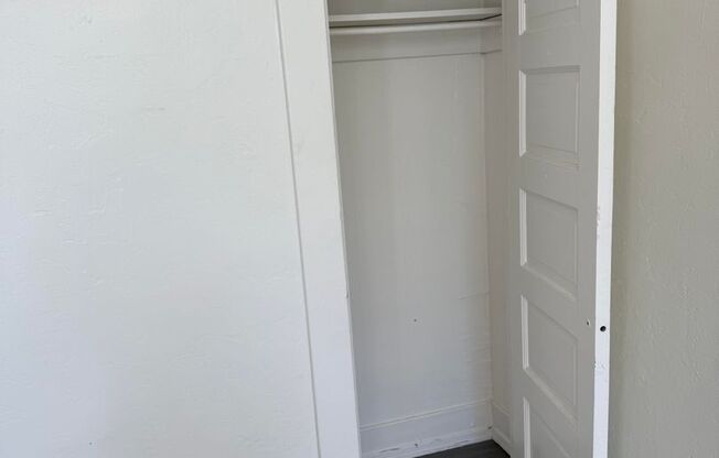 Studio, 1 bath, 250 sqft, $1,195, Unit 200