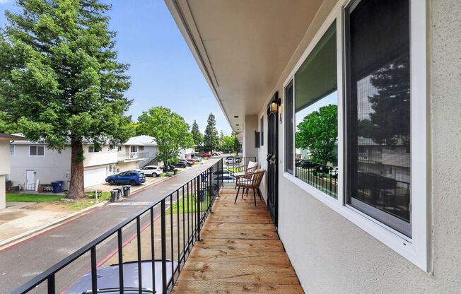 CITRUS HEIGHTS Gorgeous Renovated Condo at Greenback Estates 6281 Cavan Drive #4