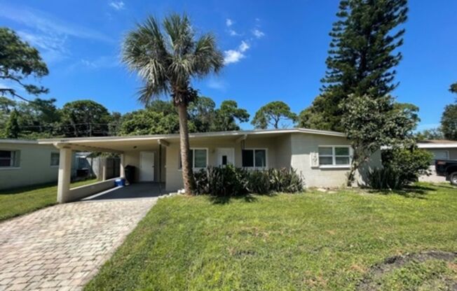 Charming 2BR/1BA Home Available NOW in Pinellas Park