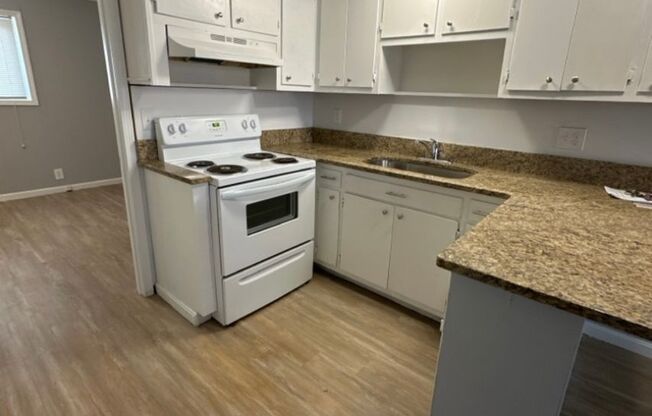 1 bed, 1 bath, $950, Unit 22