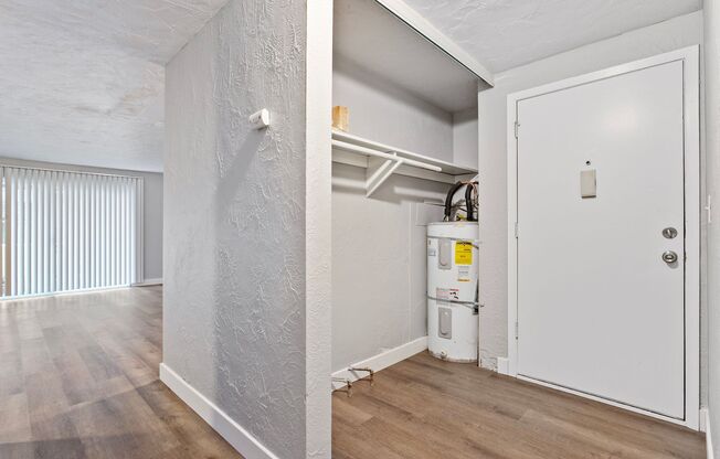 2 beds, 1 bath, 900 sqft, $1,495, Unit 112