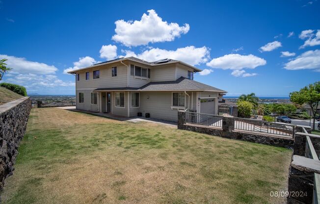 5 BD/3 BA Home in Kahiwelo At Makakilo with Garage