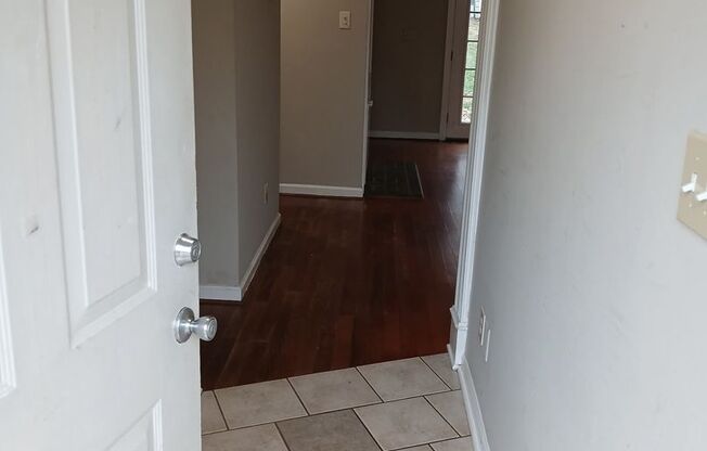 Walk in Shower! Single Level, 2 BR, 2 FULL Bath Townhome $1325/mo. Garner, NC !