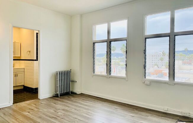 Studio, 1 bath, $1,370, Unit 805