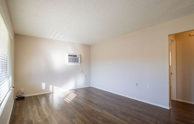2 beds, 1 bath, 850 sqft, $1,695, Unit 4554