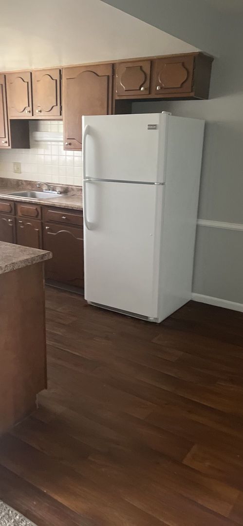 2 beds, 2 baths, 1,055 sqft, $935, Unit 30-206