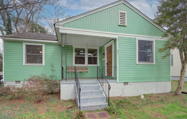 Wonderful Cozy Bungalow in the Heart of Dilworth!