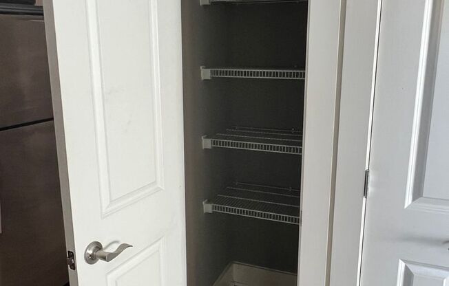 1 bed, 1 bath, 675 sqft, $1,160, Unit X201