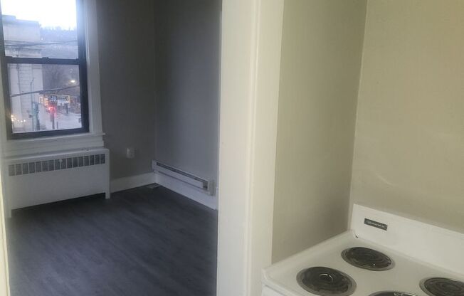 1 bed, 1 bath, 800 sqft, $950, Unit Unit 3