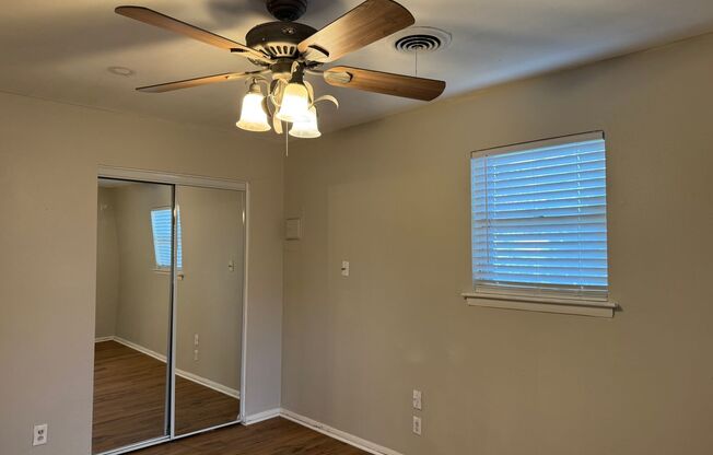 409 E Lilly Ln Arlington 76010