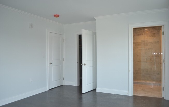 728 E BROADWAY