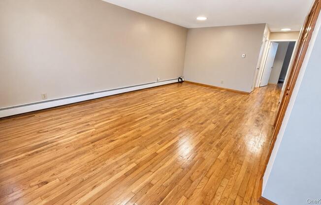 2 beds, 1 bath, 779 sqft, $4,800, Unit 1