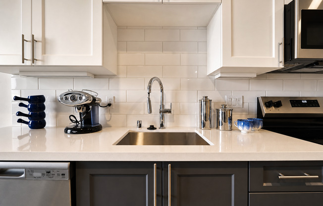 1 bed, 1 bath, 651 sqft, $1,595, Unit Semi - Private Single