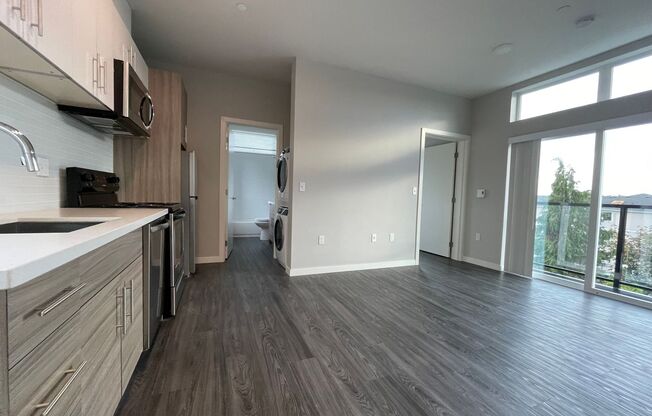 1 bed, 1 bath, 361 sqft, $1,595, Unit 304