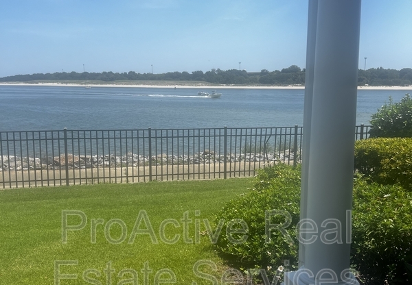 9468 BAY FRONT DR
