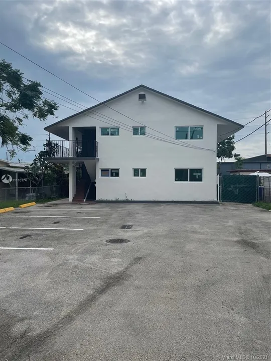 2622 NW 24 ST