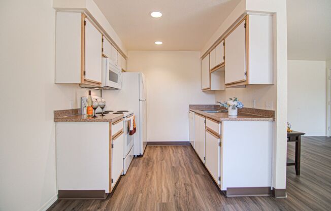 #840 SOUTH POINTE APARTMENTS