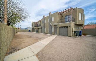 3 beds, 2.5 baths, $2,400, Unit 1