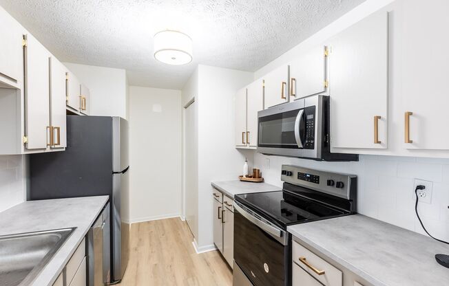 2 beds, 1 bath, 940 sqft, $1,375, Unit 05/01/8565