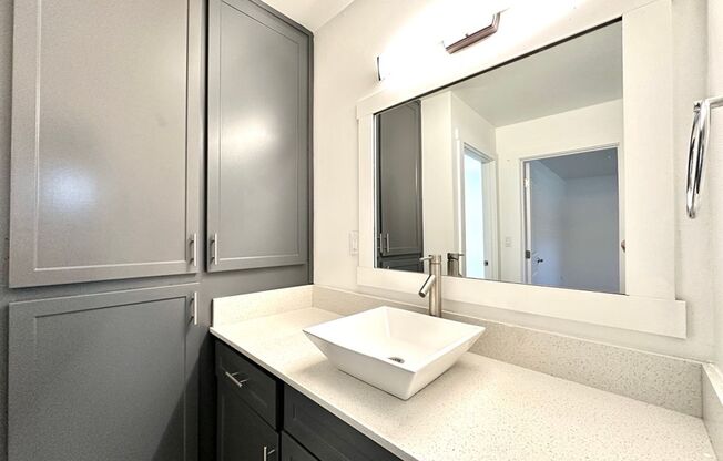 1 bed, 1 bath, 555 sqft, $1,375, Unit 45