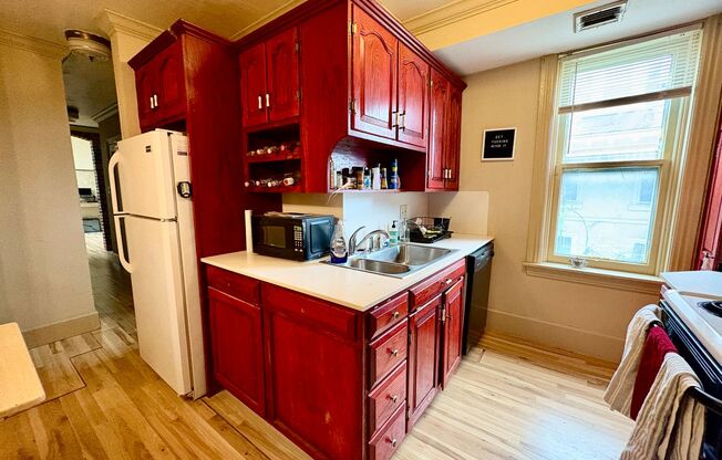 50-54 N Market St