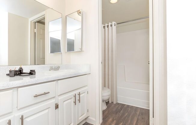 2 beds, 2 baths, 900 sqft, $1,375, Unit 117