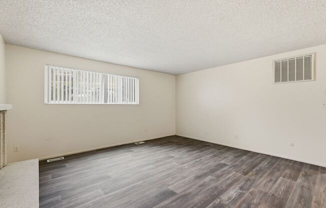 2 beds, 1.5 baths, 1,050 sqft, $1,125, Unit 29