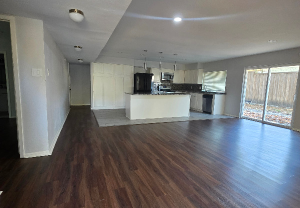 2808 CHARTER OAKS DR