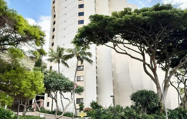 2/br/2ba/2pkg Condo with Amenities! Small dog negotiable