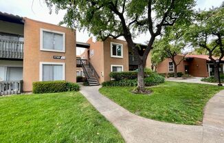 Perfect 3B/2BA Condo in Rancho Bernardo w/ Assigned Parking, AC, & W/D!