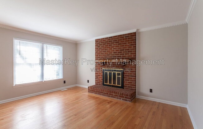 702 BUCKINGHAM RD